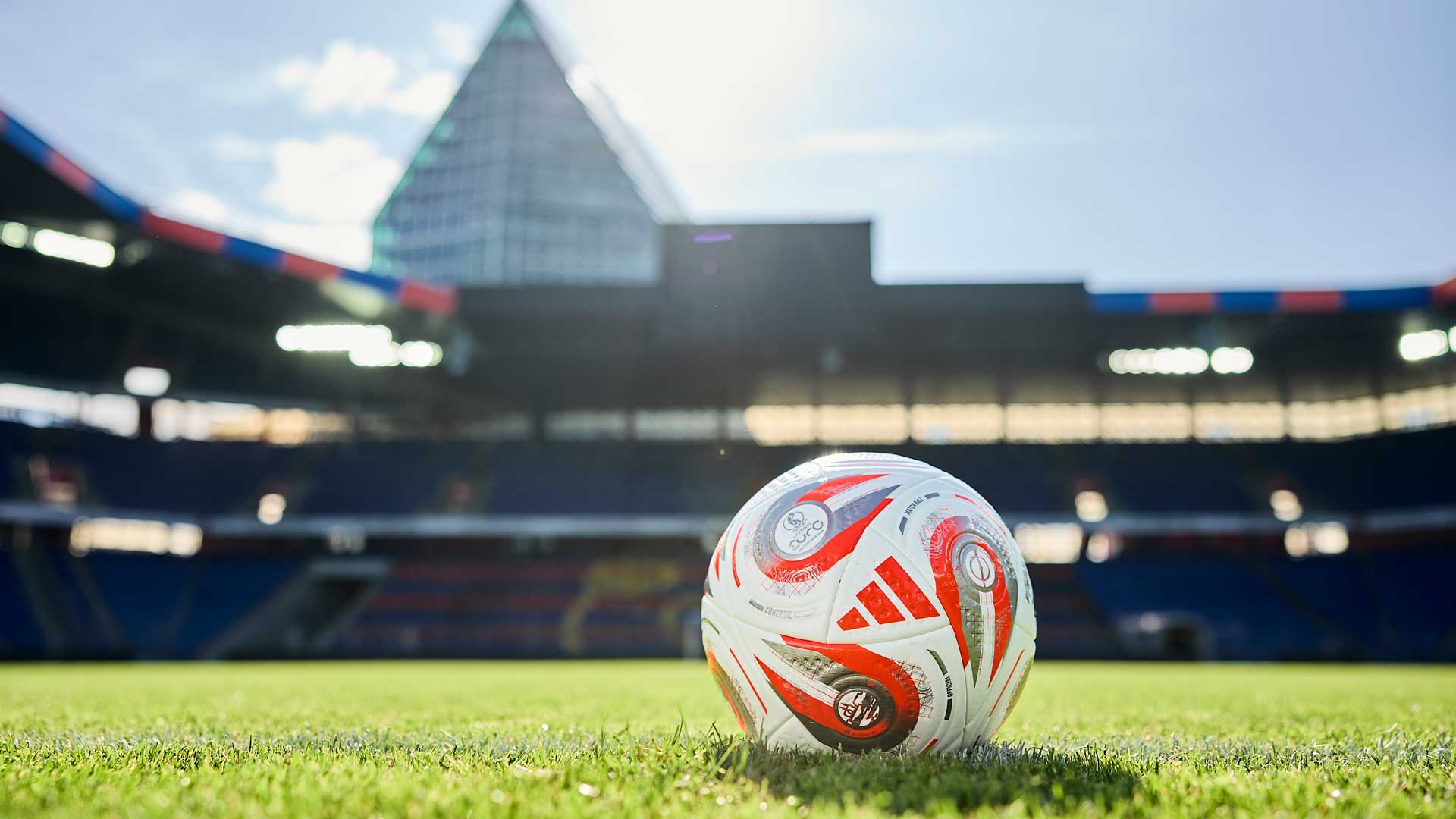 adidas presenta el balón oficial para las Semifinales y la Final de la Eurocopa Femenina 2025